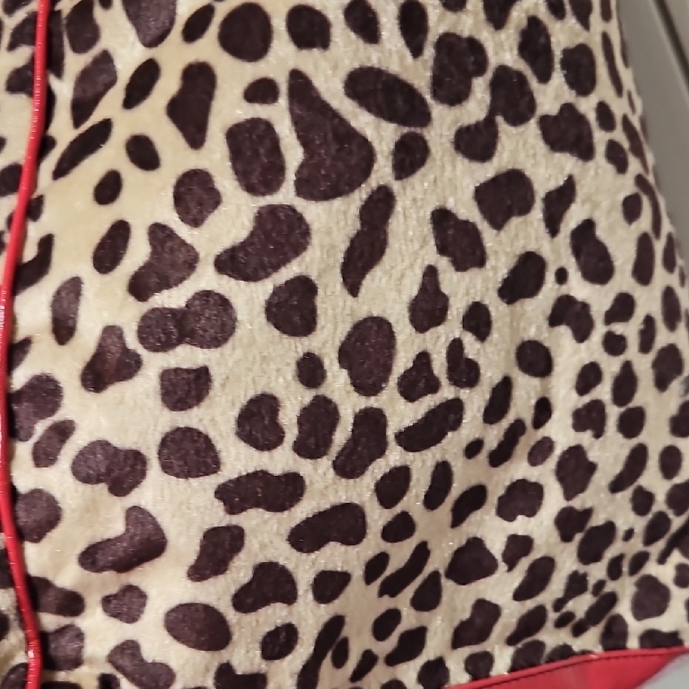 Vintage Bath & Body Works Leopard Tote with Red Trim And Red Satin Lining - Picture 8 of 15
